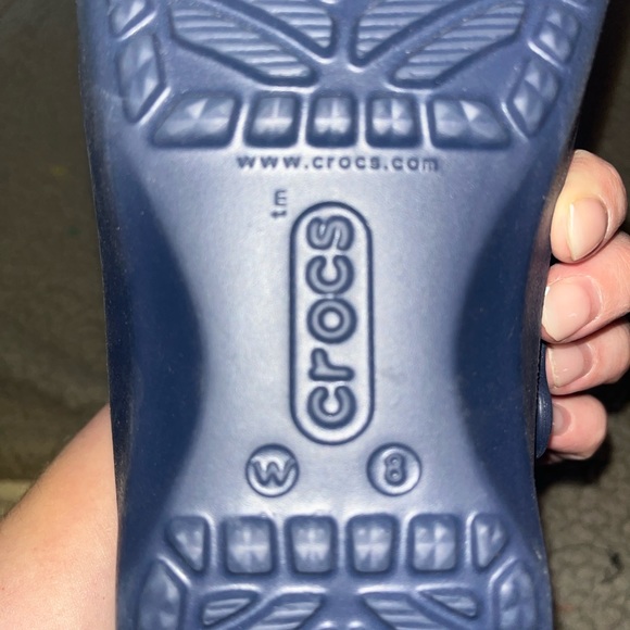 Size 8W brand new CROCS - Picture 7 of 7